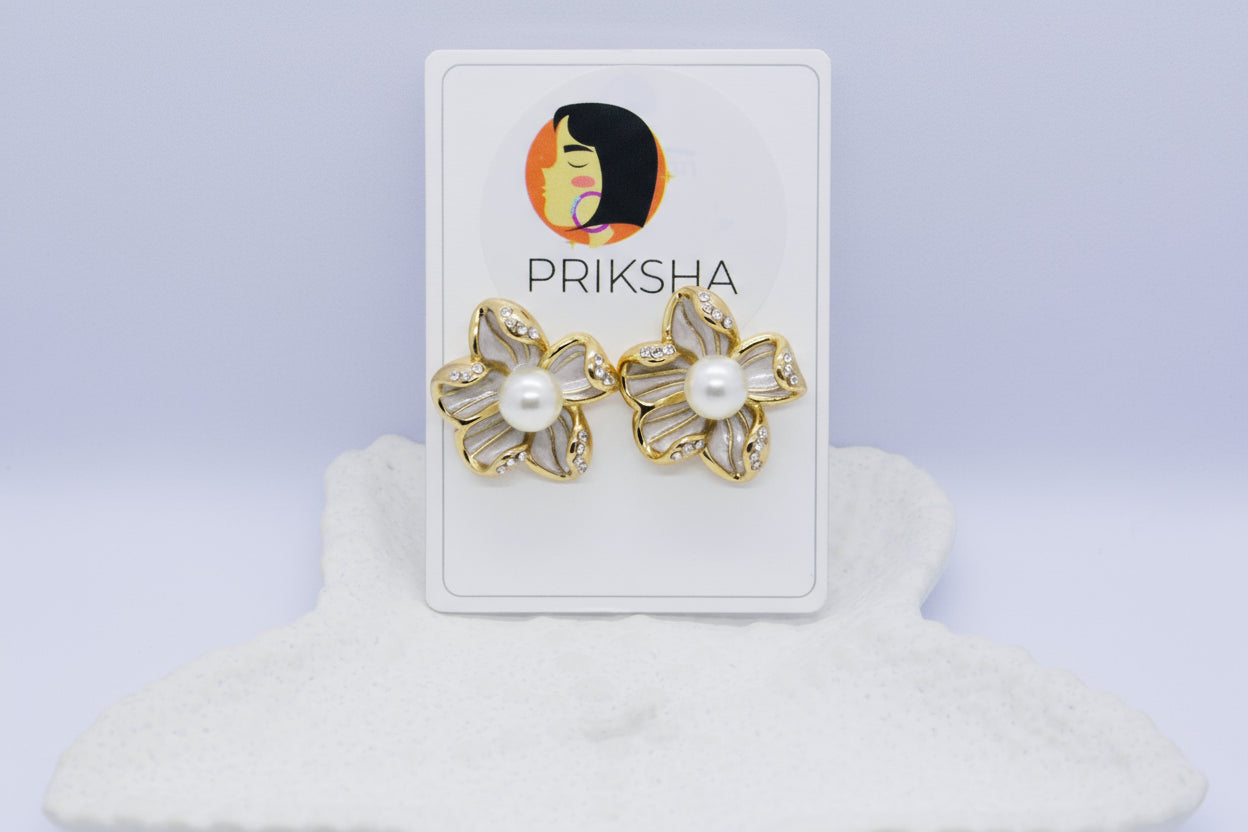 Pearl Bloom Earring
