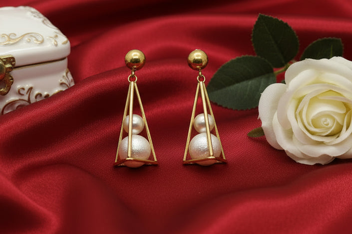 3D Pyramid Pearl Drops