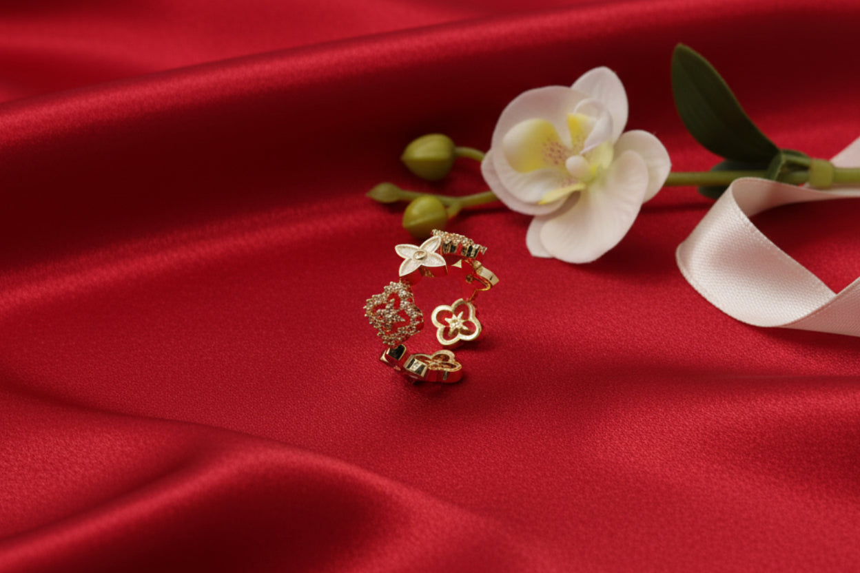 Multi-Charm Clover Open Ring White (Adjustable)