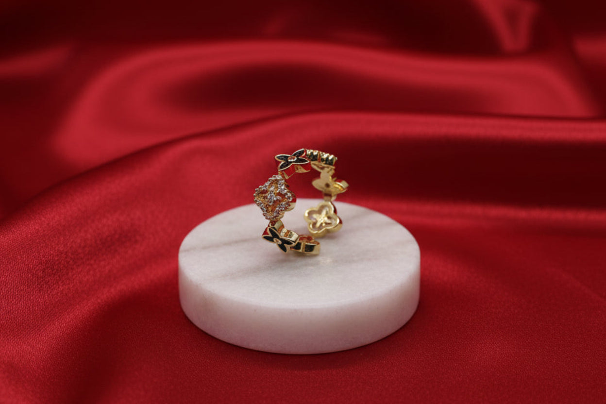 Multi-Charm Clover Open Ring Black (Adjustable)