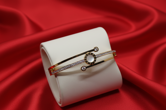 Mother-of-Pearl Focal Point bangle Bracelet (Free Size)