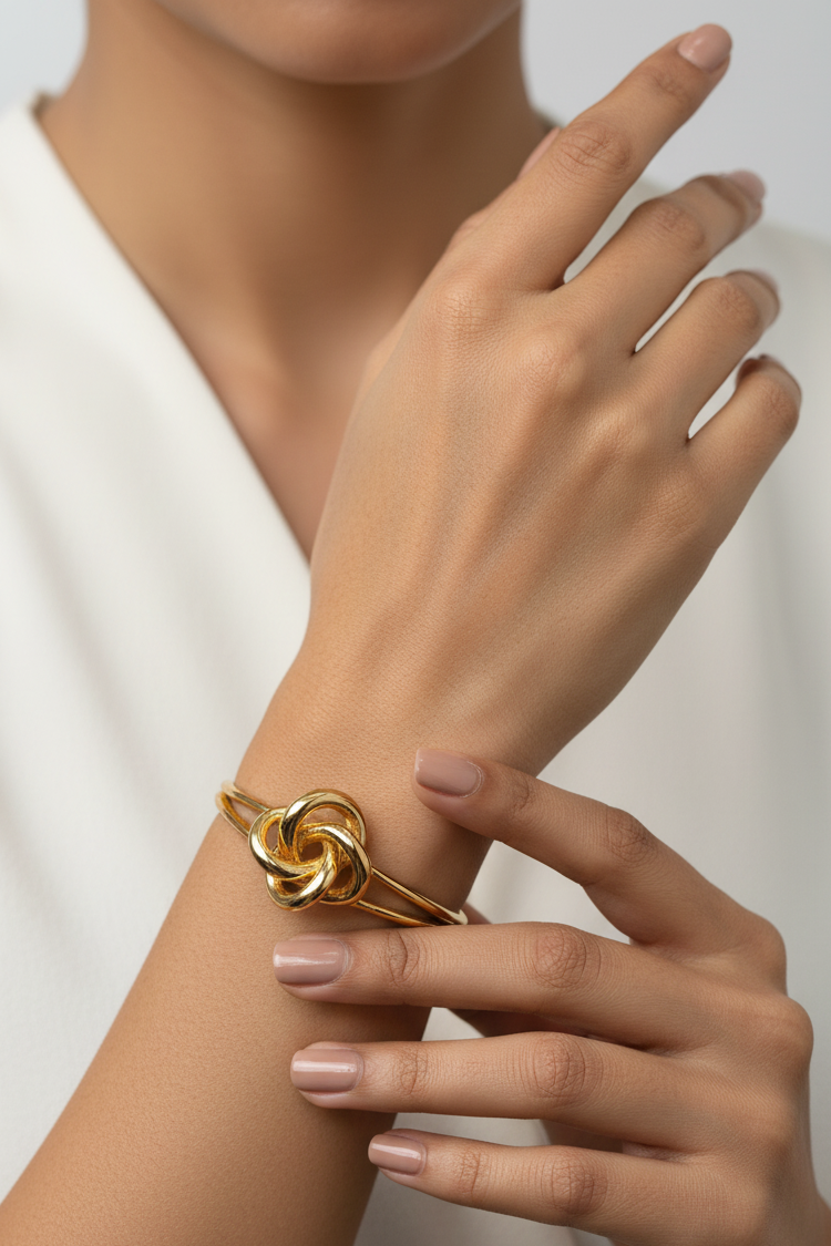 Split-Shank Knot Bracelet (Free Size)