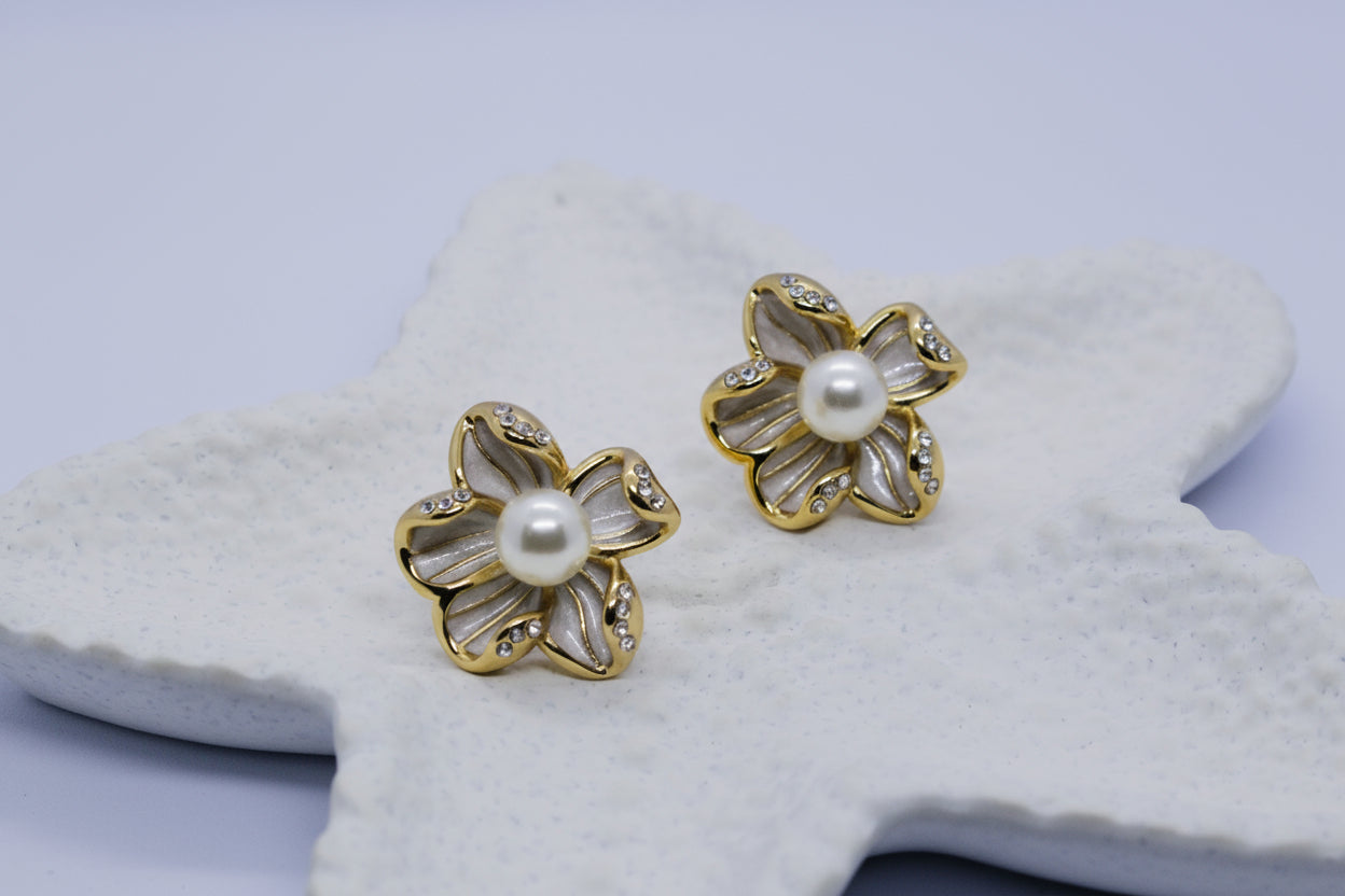 Pearl Bloom Earring