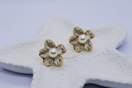 Pearl Bloom Earring