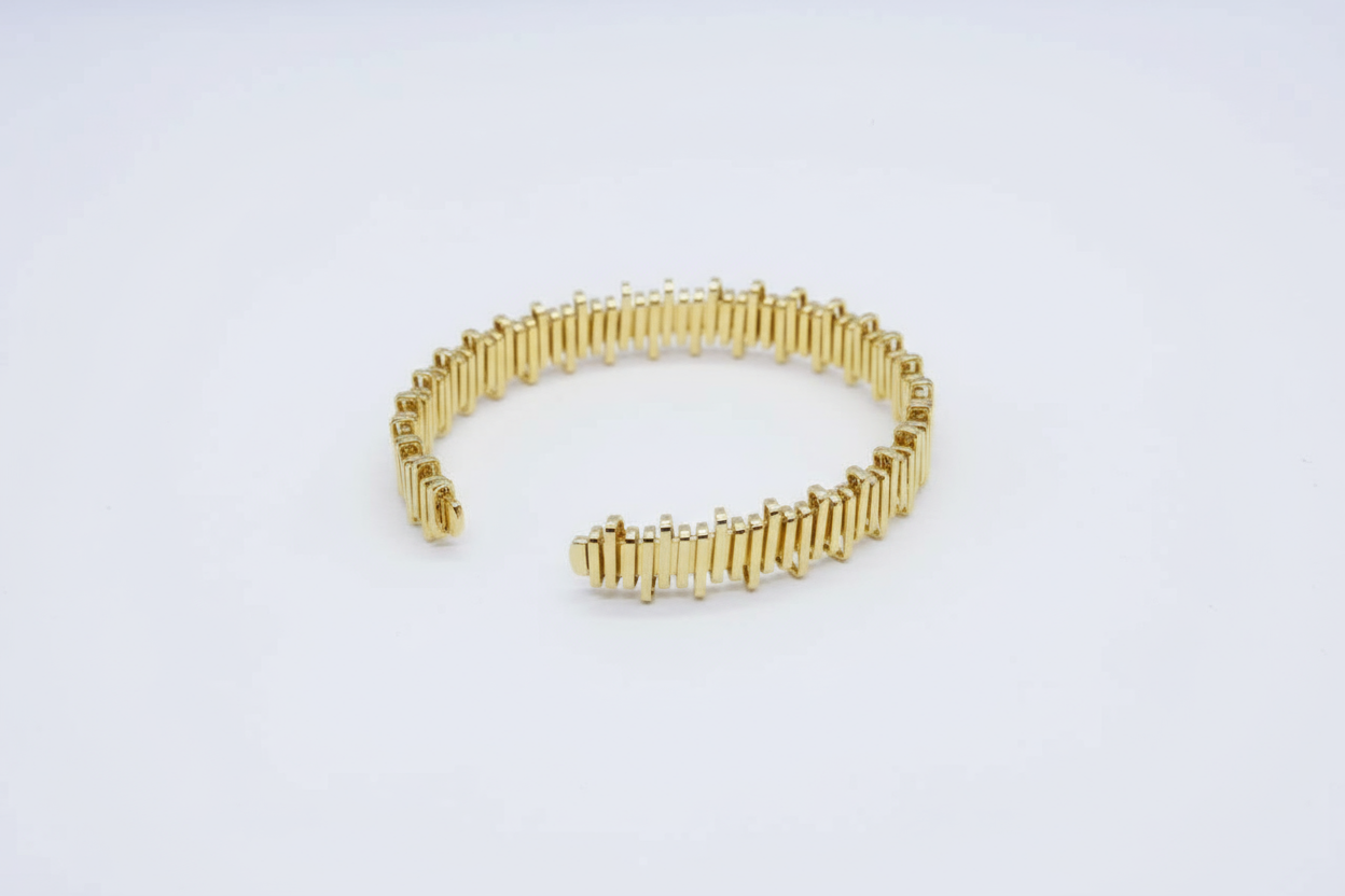 Glean Wave Golden Bangle Bracelet (FREE SIZE)