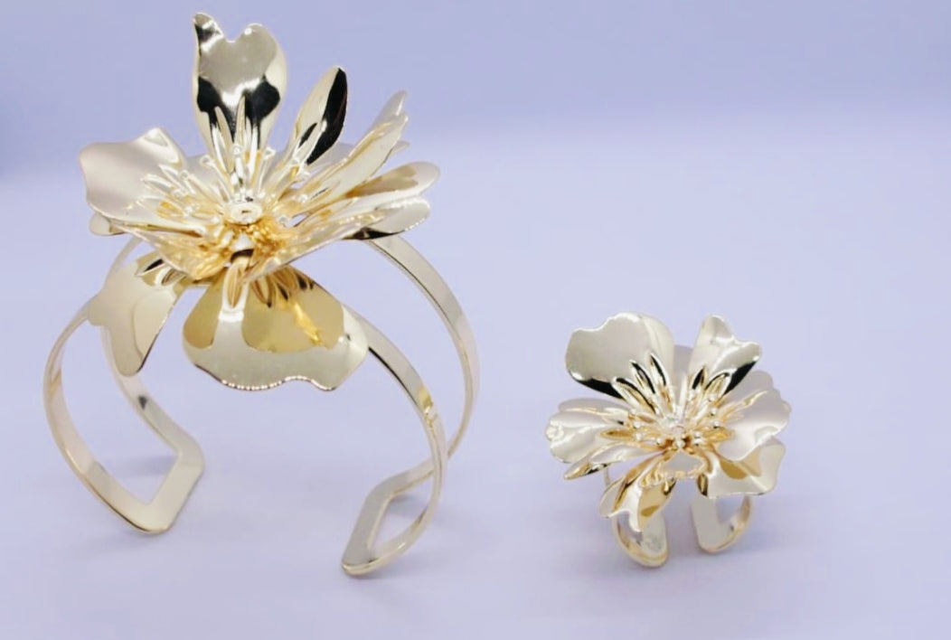 Golden Drama Duo Bangle Bracelet (FREE SIZE)