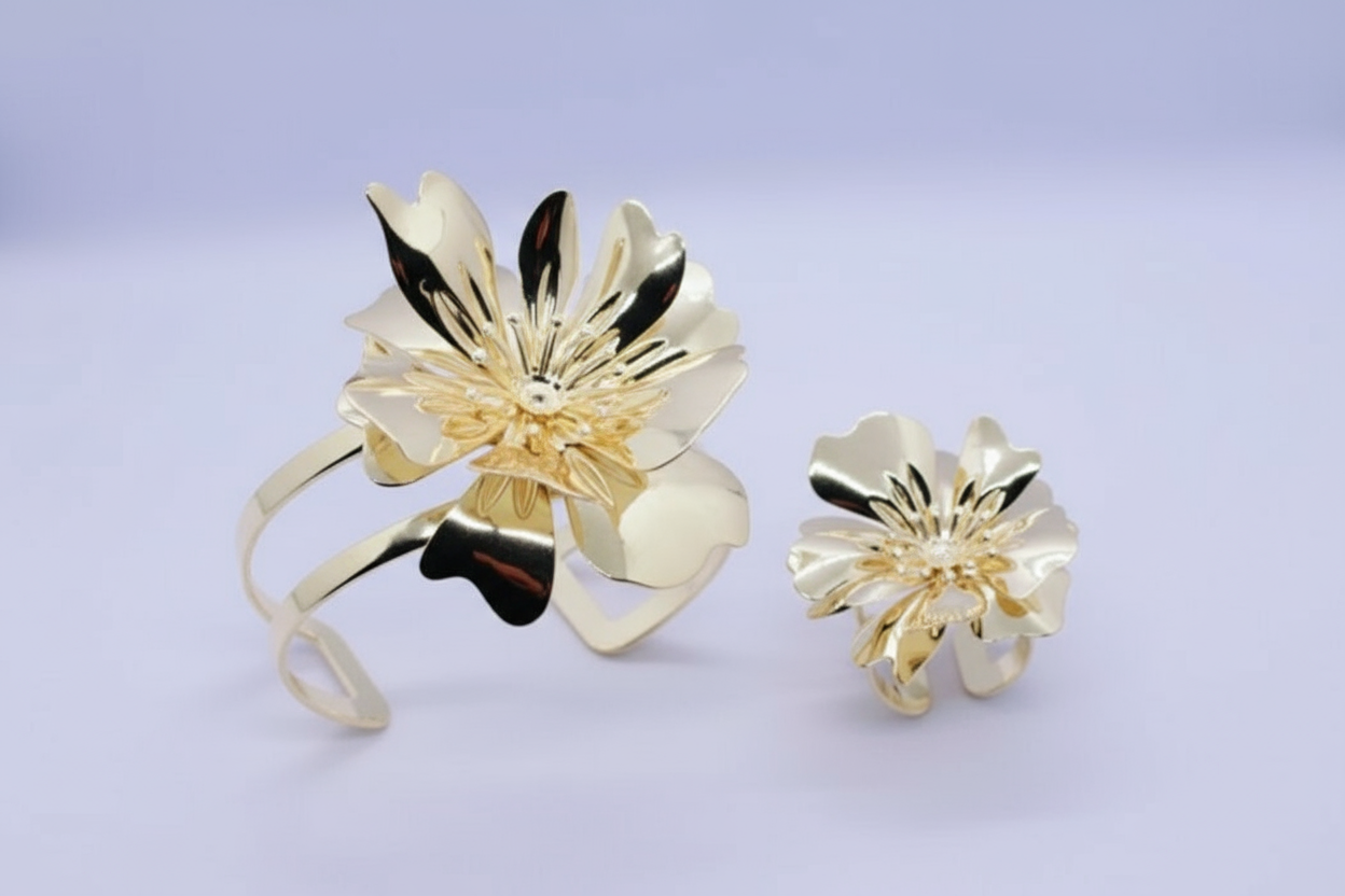 Golden Drama Duo Bangle Bracelet (FREE SIZE)