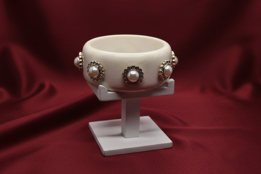 Cream Pearl Studded Cuff Free Size