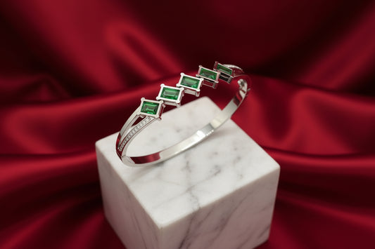 Emerald Geometric Kada