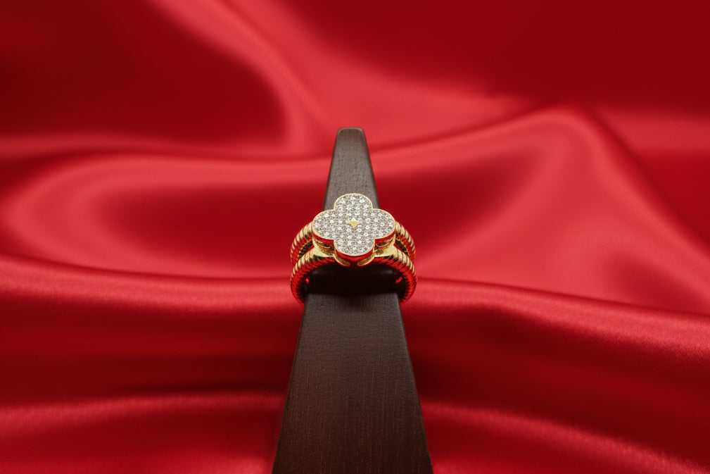 The Sparkling Clover Adjustable